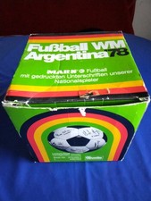 Fußball mit Gedruckten