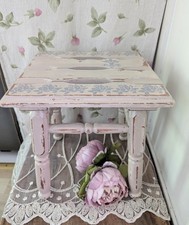 Zauberhafter Holzhocker Fleur