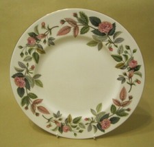 2 x Wedgwood Hathaway Rose 10