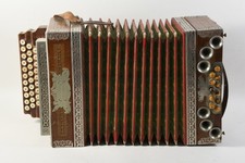 C25U60- Alte Harmonika R. Novak Klagenfurt 