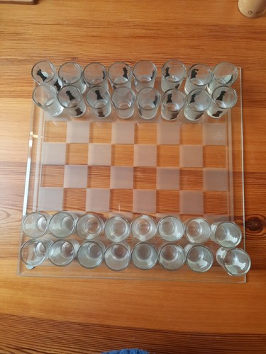 Klares schnapsglas schachspiel - klares, schnapsglas-schachspiel
