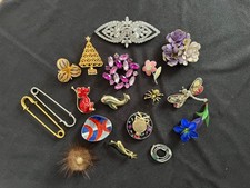 Modeschmuck Konvolut -Broschen - Anstecknadeln - teils antik