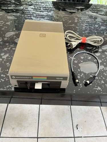 Commodore floppy 1541 - 1541, "top