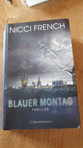 Blauer montag von nicci - blauer,