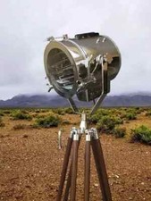 Strahler Stehlampe mit Stativ