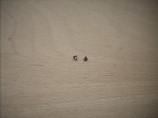 2 Befestigungsnieten für