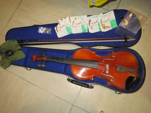 Violin antonius stradiuarius - antonius,