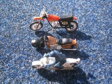 Honda 125 XL c 1:24 Enduro, Harley Davidson u Honda CB 750 Lesney Polizei 1:32