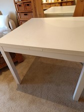 Küchentisch mit Zwei Stühlen Weiß 90x90 Ausziehbar 168 X90  Cm 20 Euro Abholung