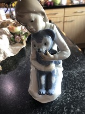 Nao Lladro Porzellanfigur Mädchen mit Teddybär made in Spain 17cm Höhe