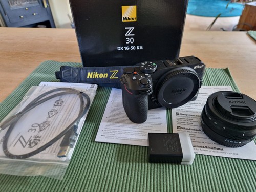 Nikon z30 kit 50mm in - 16-50mm,