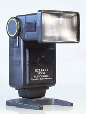 Soligor 30 DA Multi-Dedicated Blitzgerät mit Schwenkreflektor - getestet