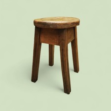 Rustikaler Melkhocker aus Holz