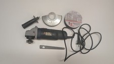 Winkelschleifer Black & Decker mit 12 Trennscheiben