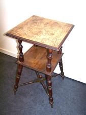 Beistelltisch / Blumensäule