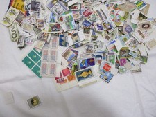 Dachbodenfund: große Kiste mit abgelösten Briefmarken - hieraus 500gr !!
