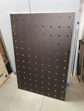 Lochrasterplatte aus