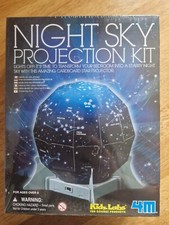 Gadget Shop Wissenschaft Nachthimmel Projektionskit von 4M Nachtlicht brandneu