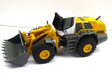 NZG No. 689 Liebherr L586 Radlader 1:50 , 1x Lampe fehlt ,kleiner Lackschaden