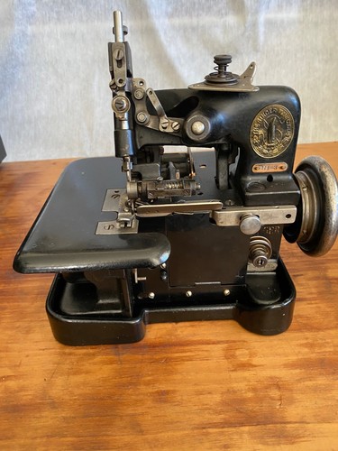 Antike nähmaschine overlock - nähmaschine,