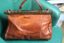 Arztkoffer Hebammenkoffer Leder braun 33x25cm Gebrauchsspuren am Verschluß