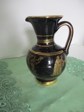 Griechische Vase mit goldenen