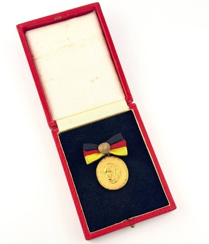 Ddr verdienter lehrer des - ddr,