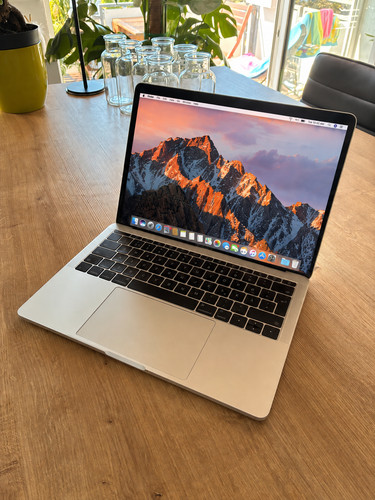 Apple macbook pro 2017 i5 - macbook,