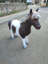 Pony Pferd lebensgroß