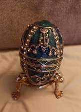 Ei-Schmuckdose im