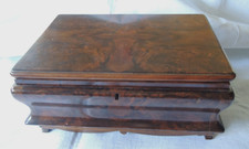 Schöne antike Holzdose 