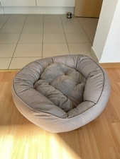 neuwertiges Hundebett in grau