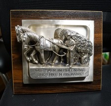 Wandrelief Reliefbild Zinn Metallguss Landwirt Pferde Bauer