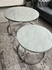 2-teiliger couchtisch rund , Milchglas , edelstahl Gestell , sehr gepflegt!