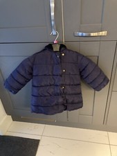 Jacadi Kleinkind gefütterter