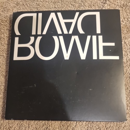 David bowie black tie - bowie, white