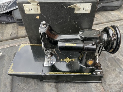 Vintage singer featherweight - singer,