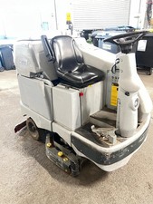 Aufsitz Scheuersaugmaschine des Modells Nilfisk BR 1100 S