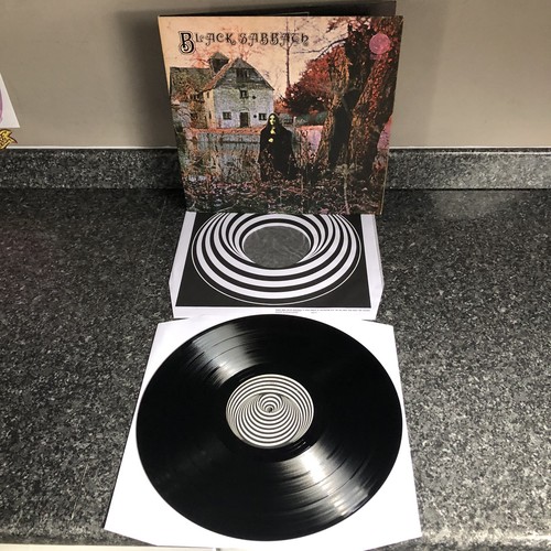 Vinyl black sabbath self - black,
