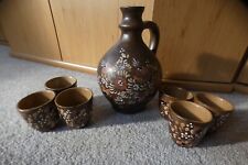 Getöpferter Schnaps Krug mit 6 Bechern