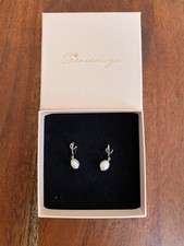 Brautschmuck - kleine  Creolen mit Süßwasserperlen