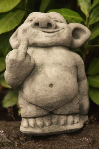 Troll mit finger gnom zwerg - finger,