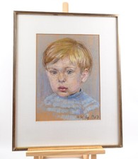 Kinderportrait blonder Knabe