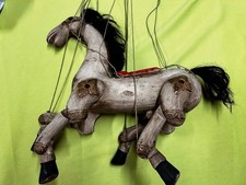 Antike Indische aus Holz gefertigte Pferdemarionette