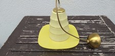 Gelbe Hängelampe flacher