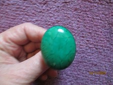 Ring mit großem grünen Stein