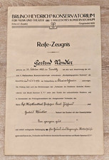 Zeugnis mit Unterschriften von