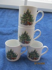 Plankenhammer, Floss - Porzellan -  4 TASSEN mit WEIHNACHTSDEKOREN - Goldauflage