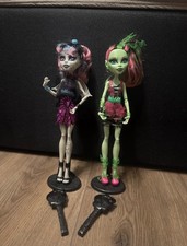 Monster High G1 Zombie Shake Venus McFlytrap & Rochelle Goya
