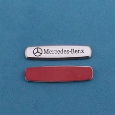 2x Mercedes Benz Schriftzug Sitz Ornamente Emblem Abzeichen Auto Logo Aufkleber